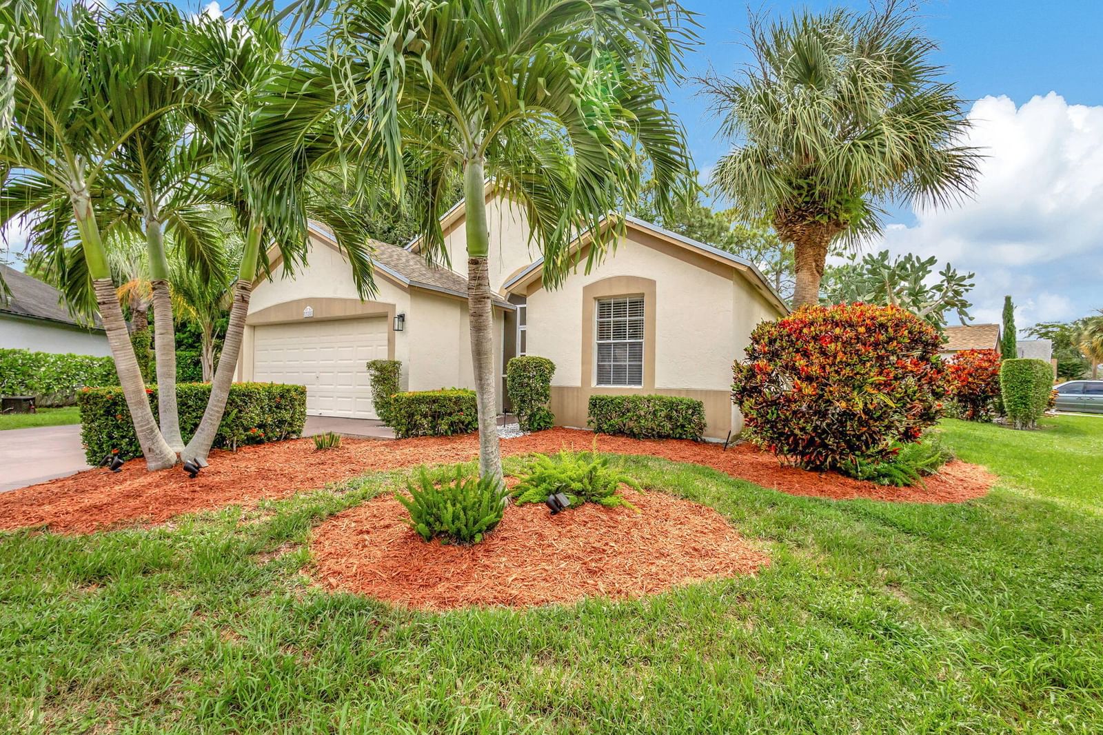 328 Hammocks Trail, Greenacres, FL 33413 photo 2