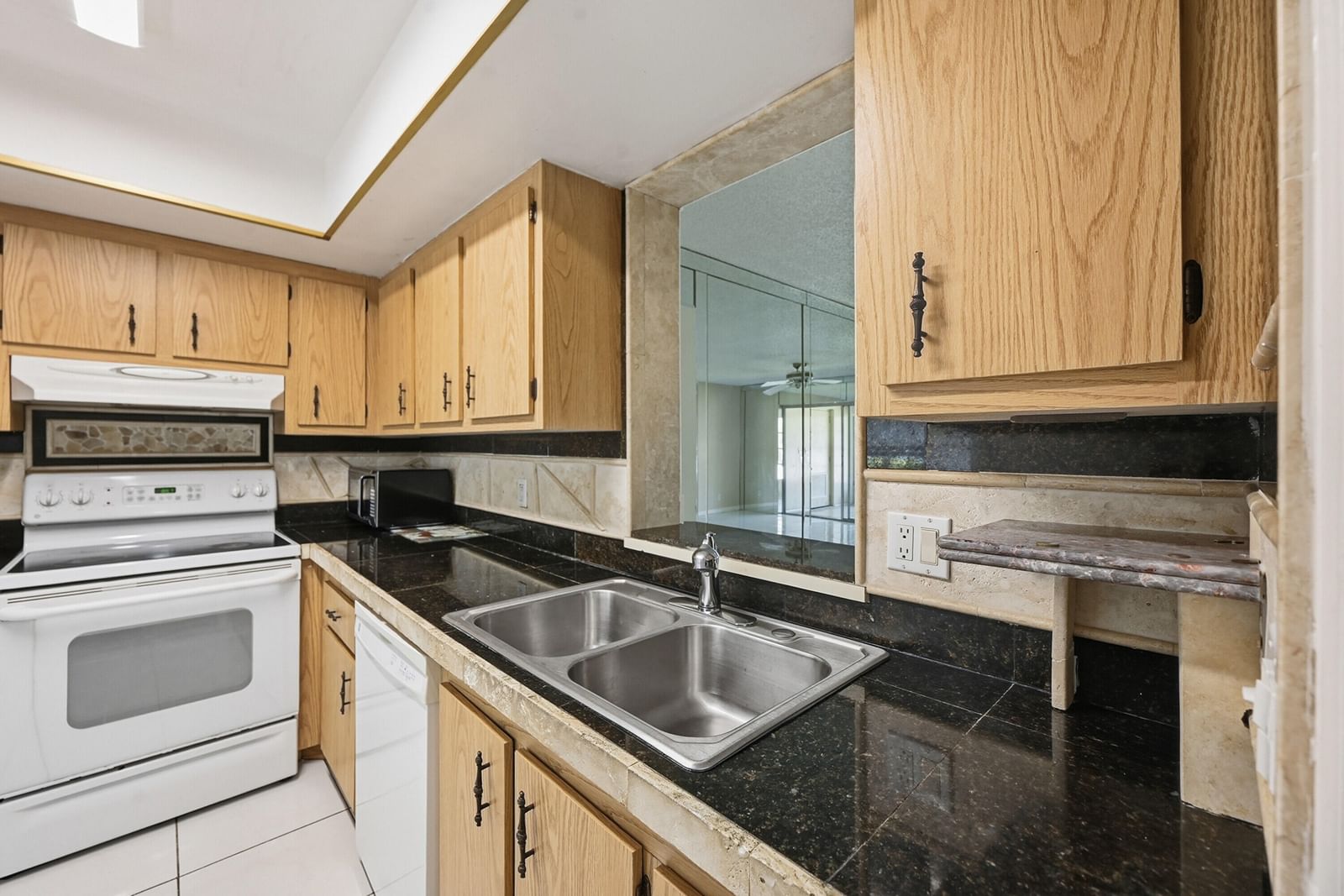 6525 S Oriole Boulevard, Delray Beach, FL 33446 photo 4