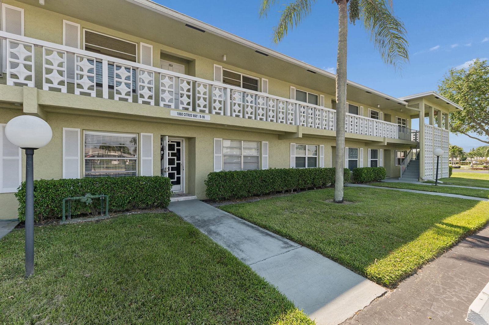 1060 Citrus Way #204, Delray Beach, FL 33445 photo 2