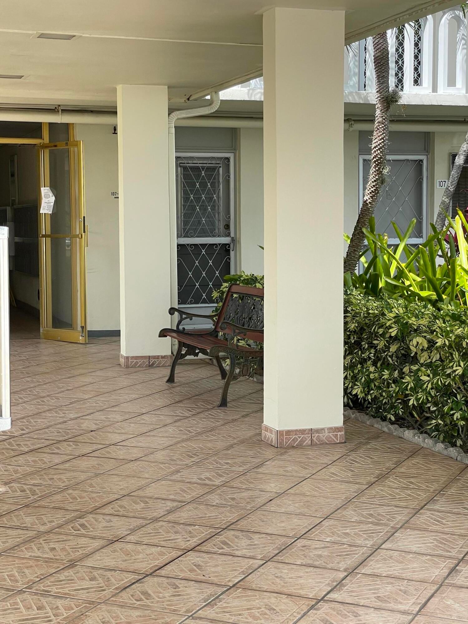 2855 Leonard Drive #H506, Aventura, FL 33160 photo 2