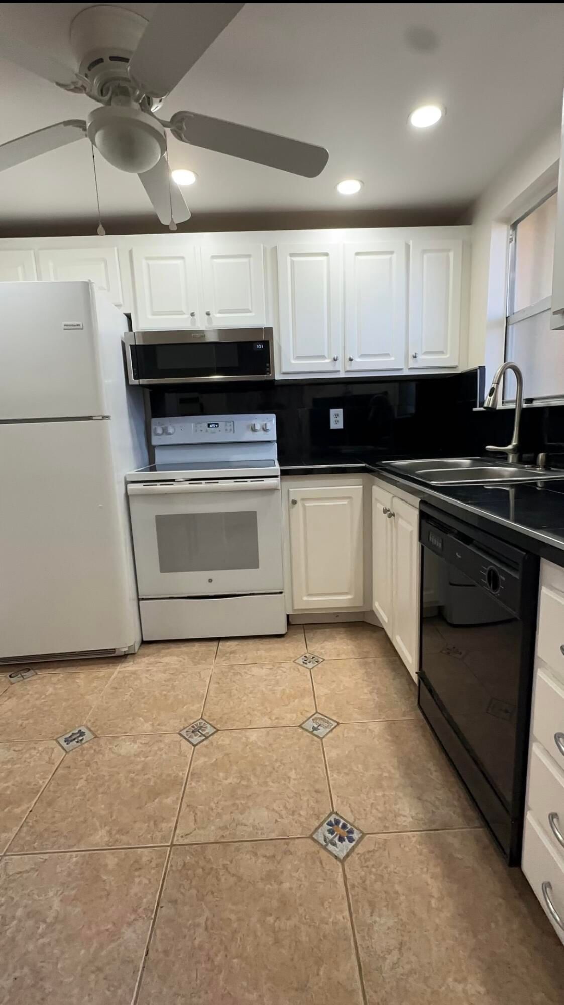 6770 Royal Palm Boulevard #207l, Margate, FL 33063 photo 5