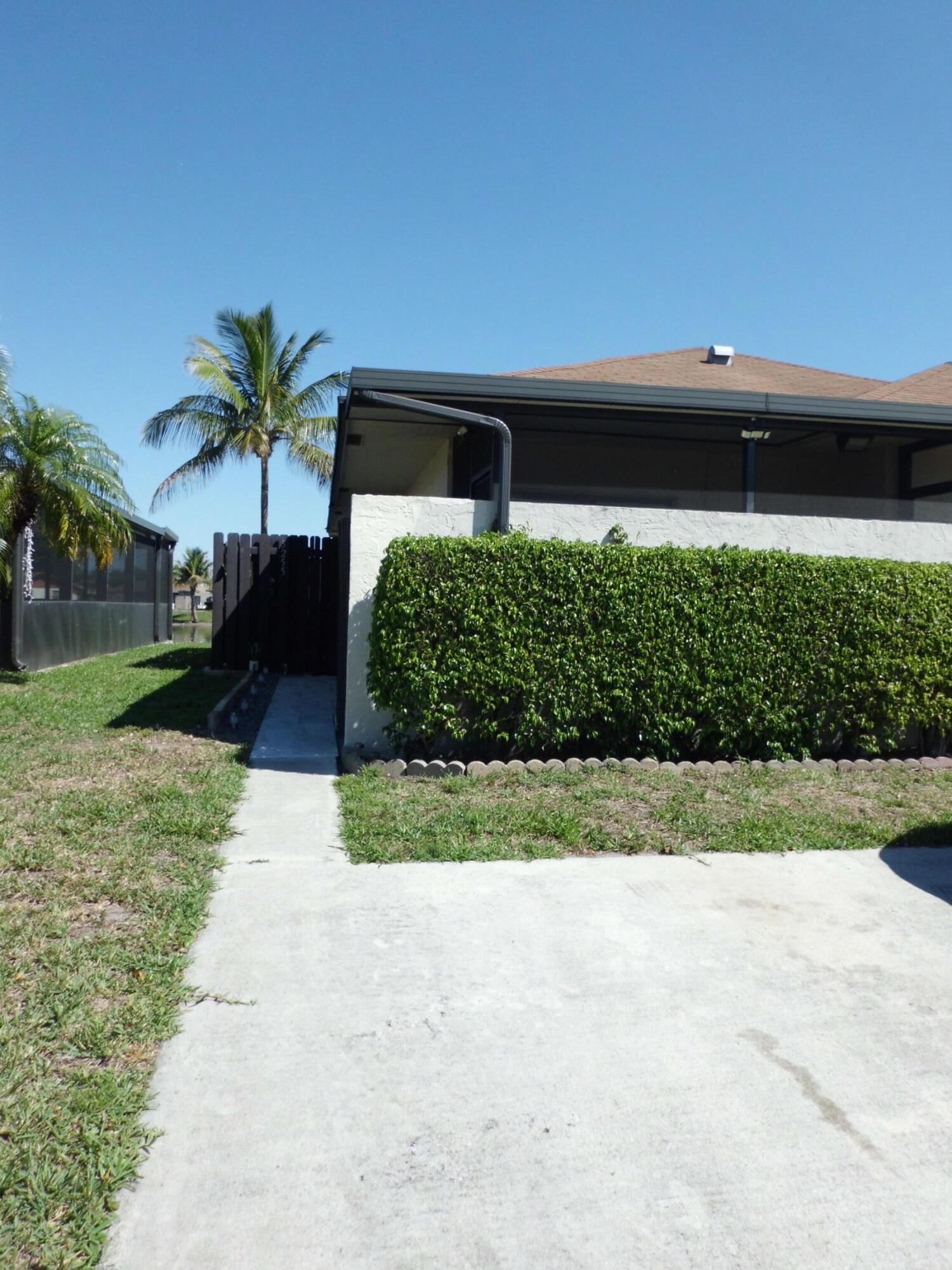 5255 Mendoza Street, West Palm Beach, FL 33415 photo 3
