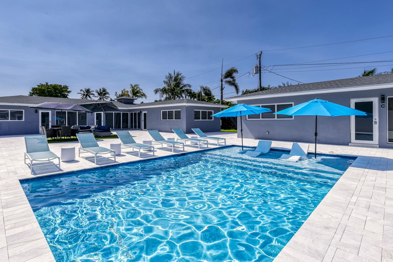 2017 NE 26th Street, Wilton Manors, FL 33305 photo 3