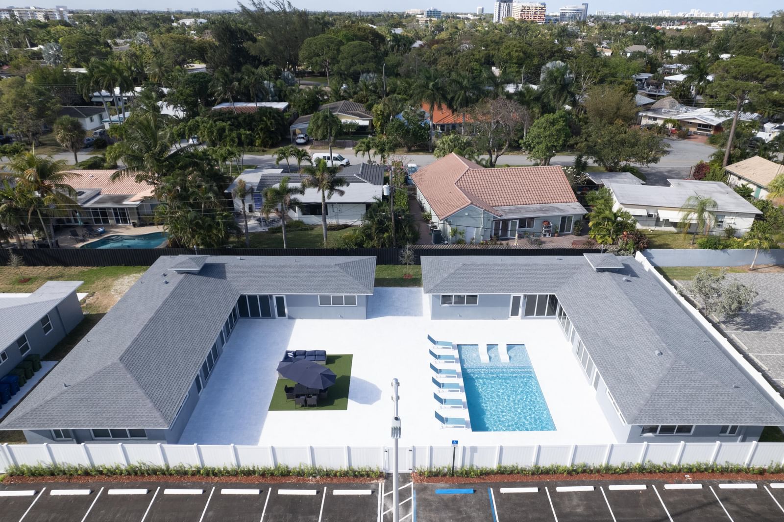 2017 NE 26th Street, Wilton Manors, FL 33305 photo 4