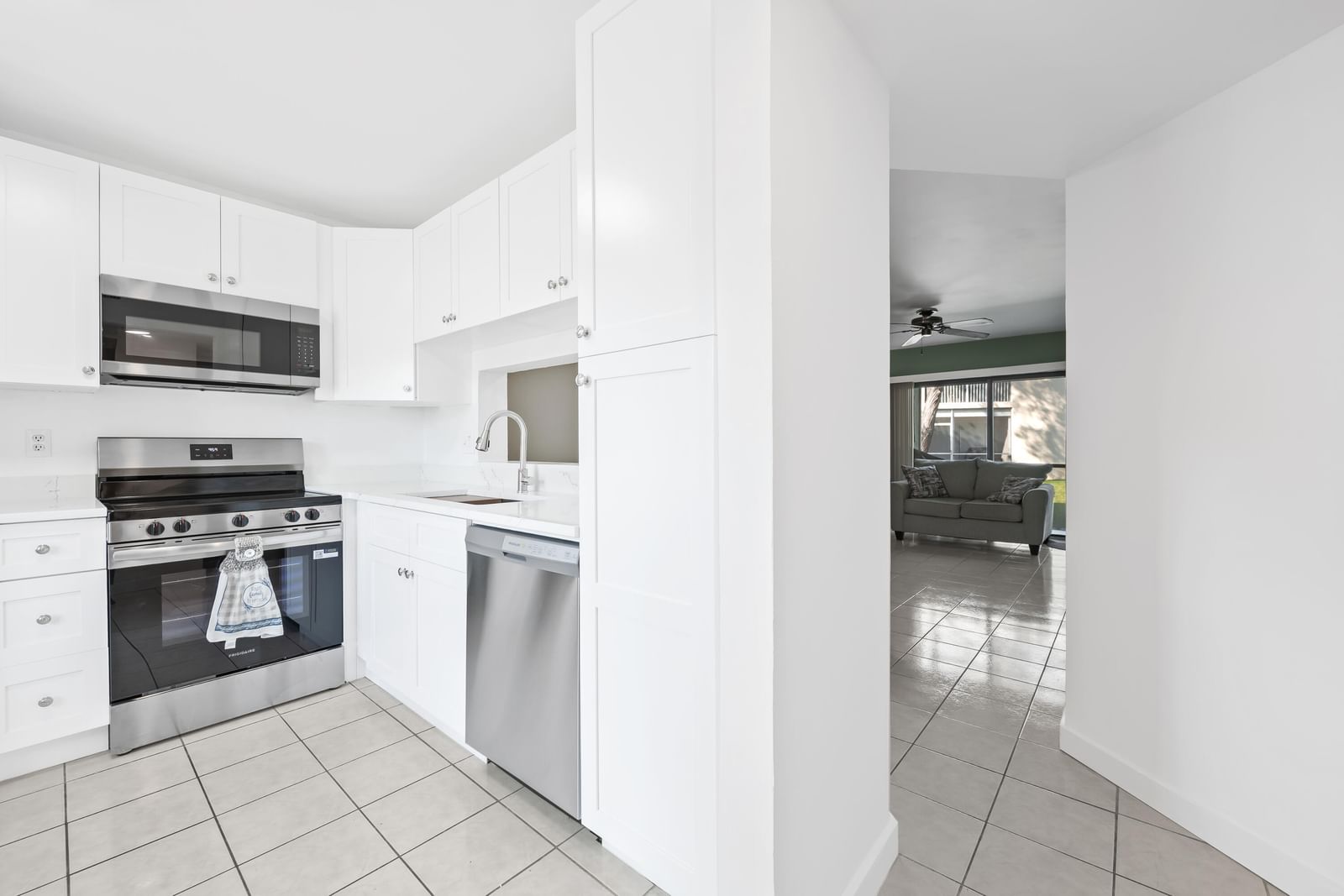 5570 Lakeside Drive #102, Margate, FL 33063 photo 3