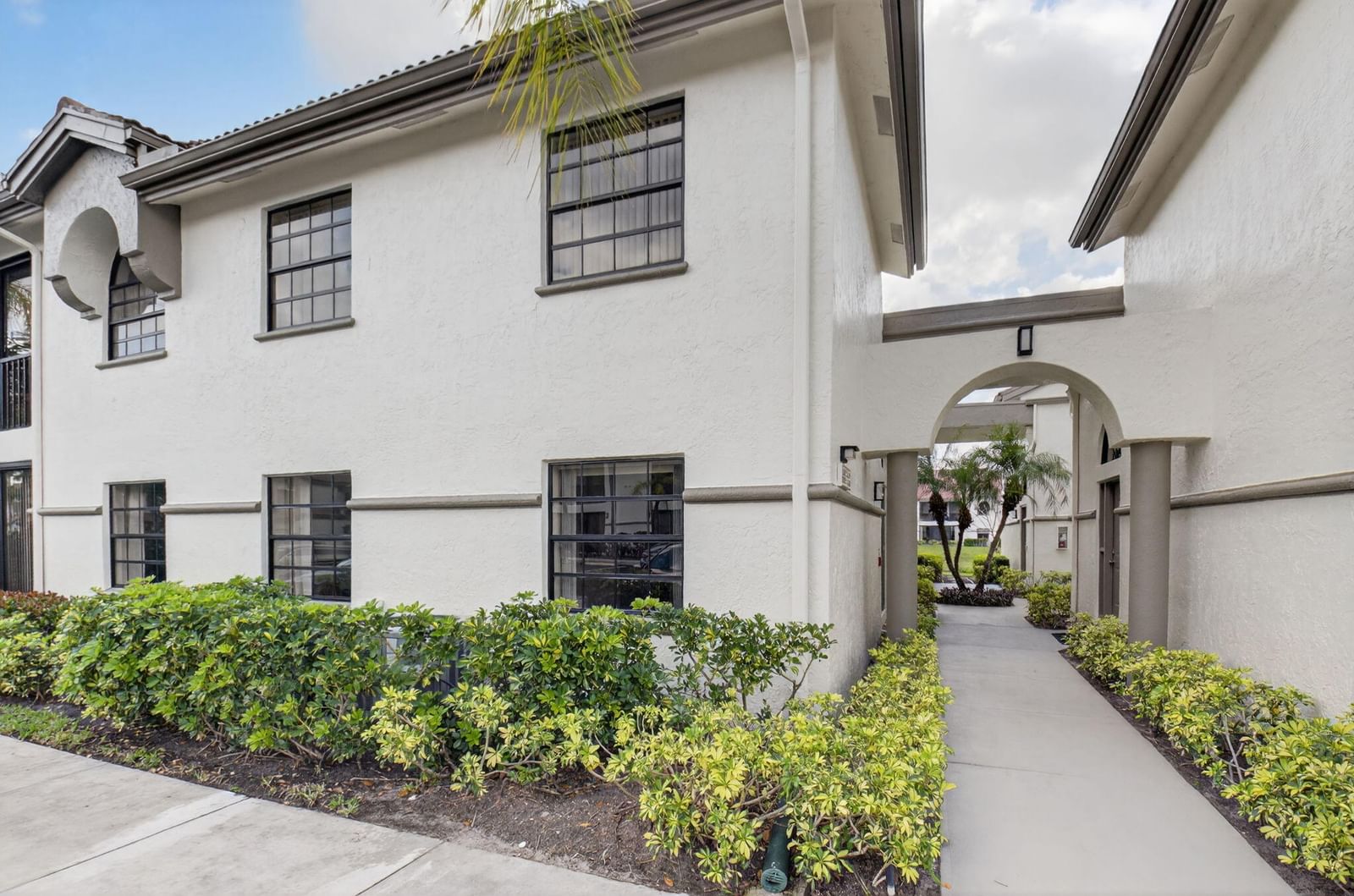 5226 Europa Drive #H, Boynton Beach, FL 33437 photo 2