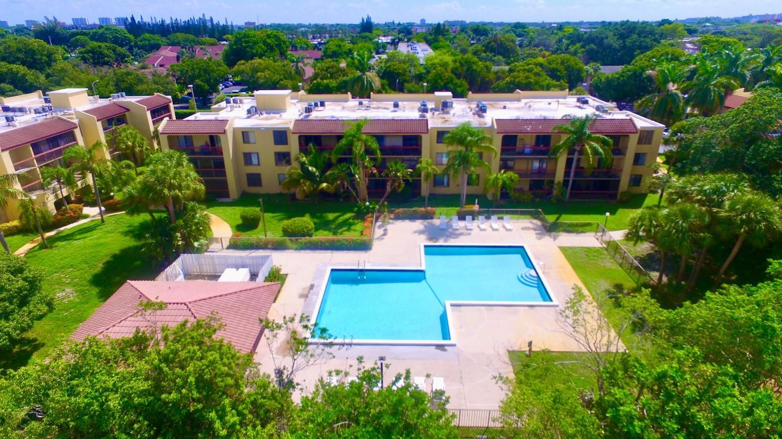 737 SE 1st Way #306, Deerfield Beach, FL 33441 photo 2