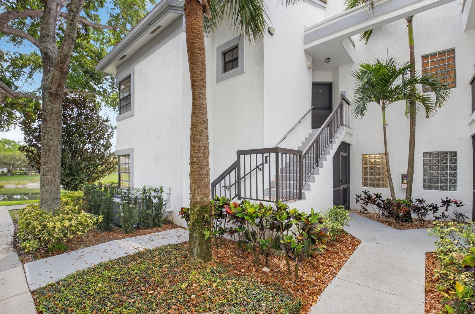 5415 Verona Drive #F, Boynton Beach, FL 33437 photo 2