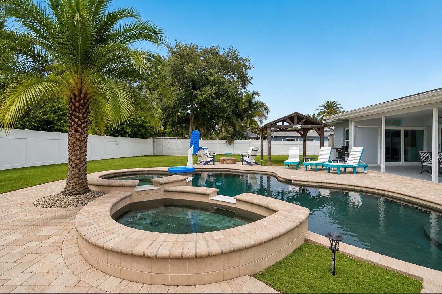 2376 Armour Drive, Dunedin, FL 34698 photo 3