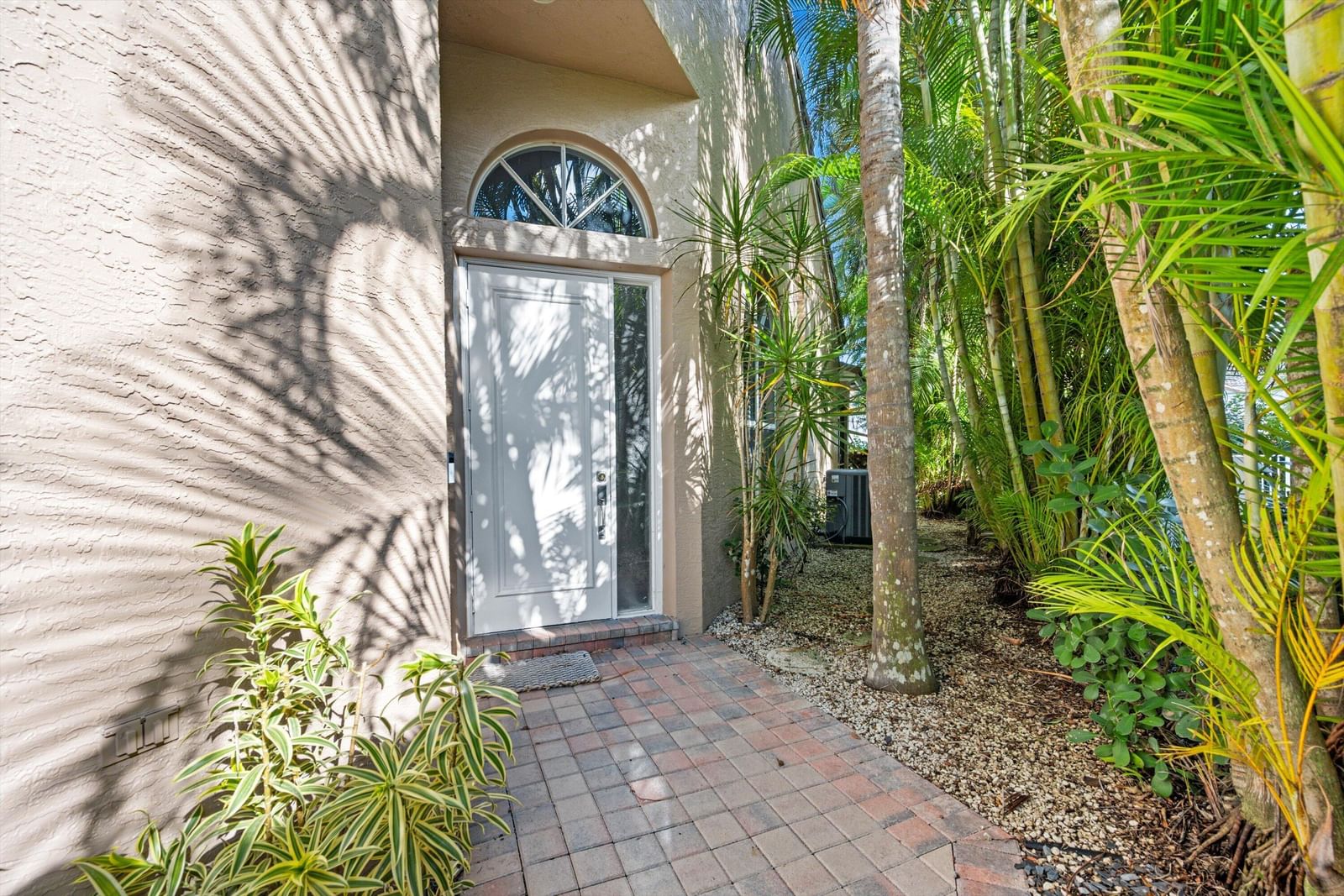 4657 Carlton Golf Drive, Lake Worth, FL 33449 photo 3