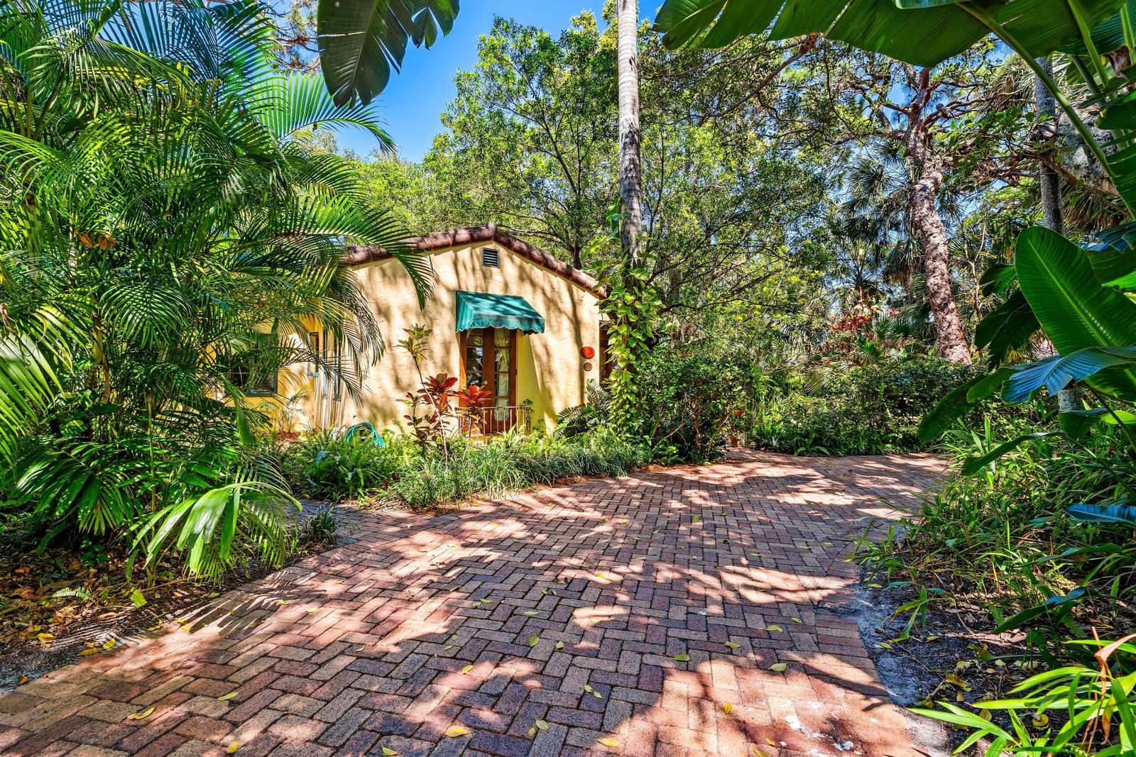 825 Alamanda Street, Boca Raton, FL 33486 photo 2