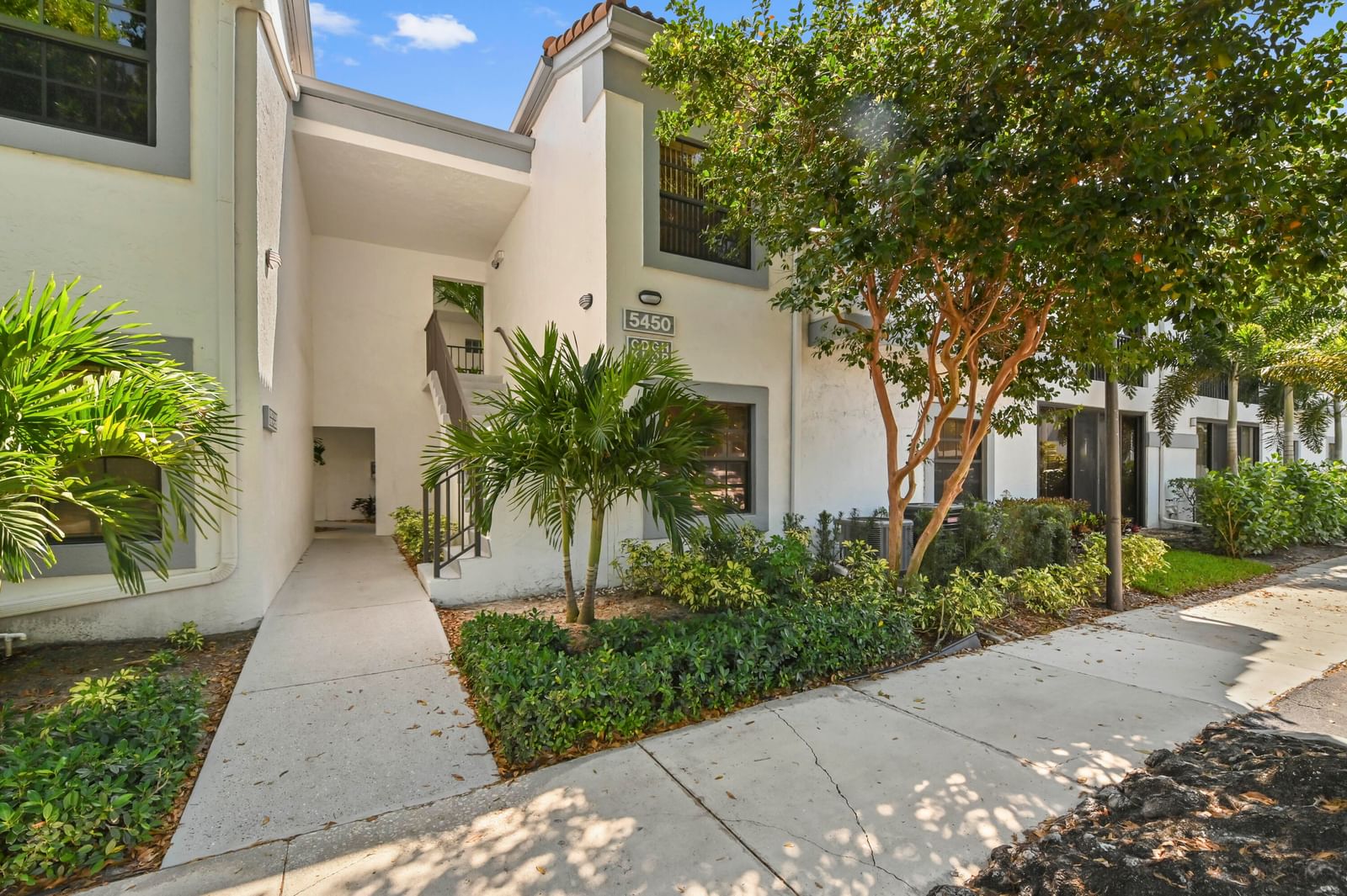 5450 Verona Drive #O, Boynton Beach, FL 33437 photo 2