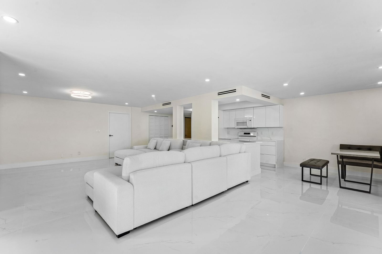 5460 N Ocean Drive #5b, Singer Island, FL 33404 photo 4