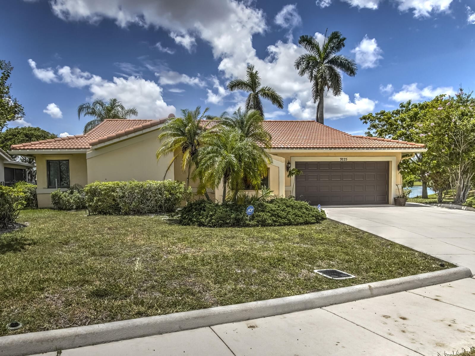 7625 Sunflower Drive, Margate, FL 33063 photo 4