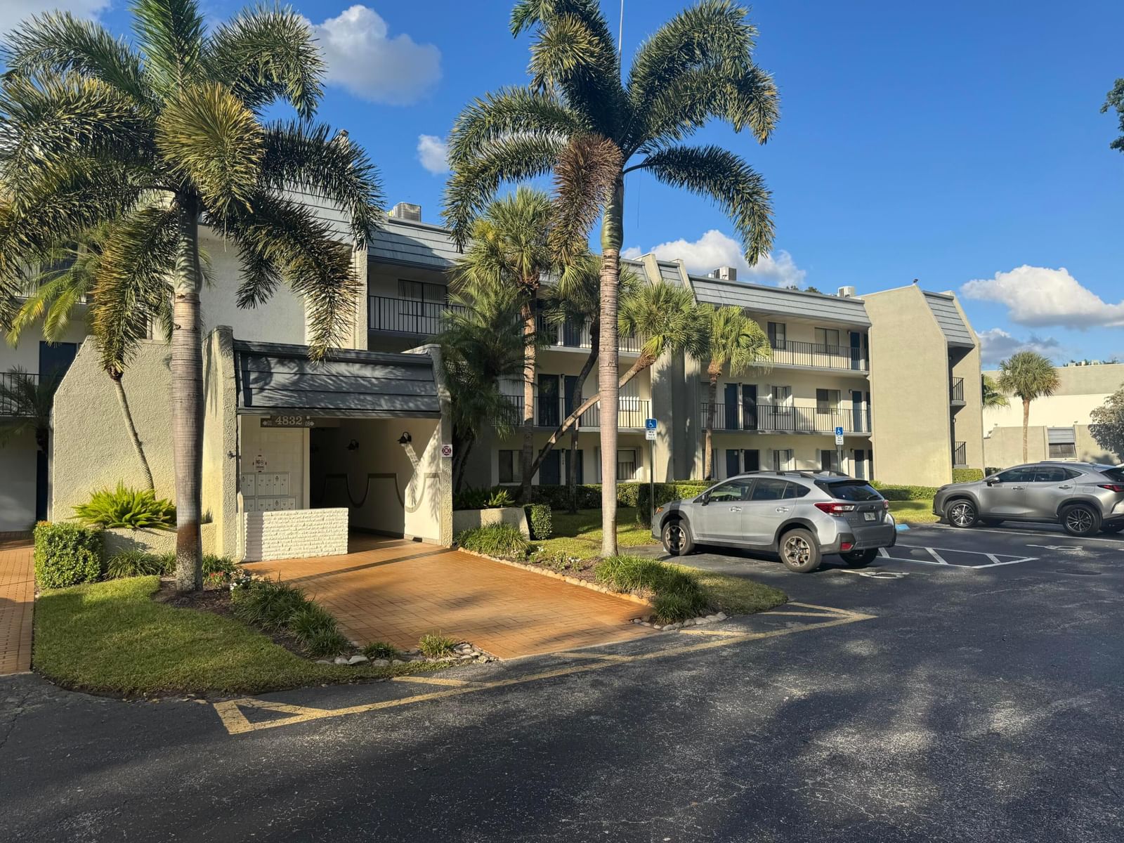 4832 Esedra Court #106, Lake Worth, FL 33467 photo 2
