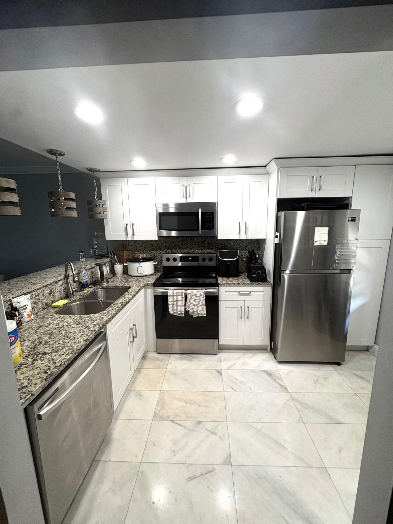 605 Oaks Drive #304, Pompano Beach, FL 33069 photo 2