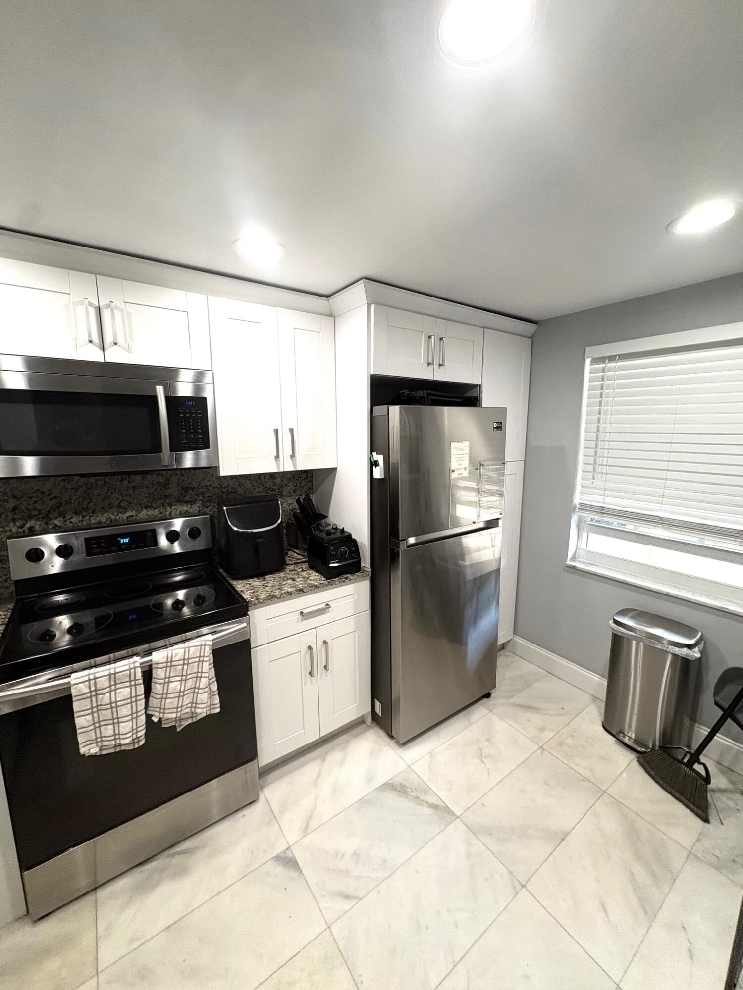 605 Oaks Drive #304, Pompano Beach, FL 33069 photo 4