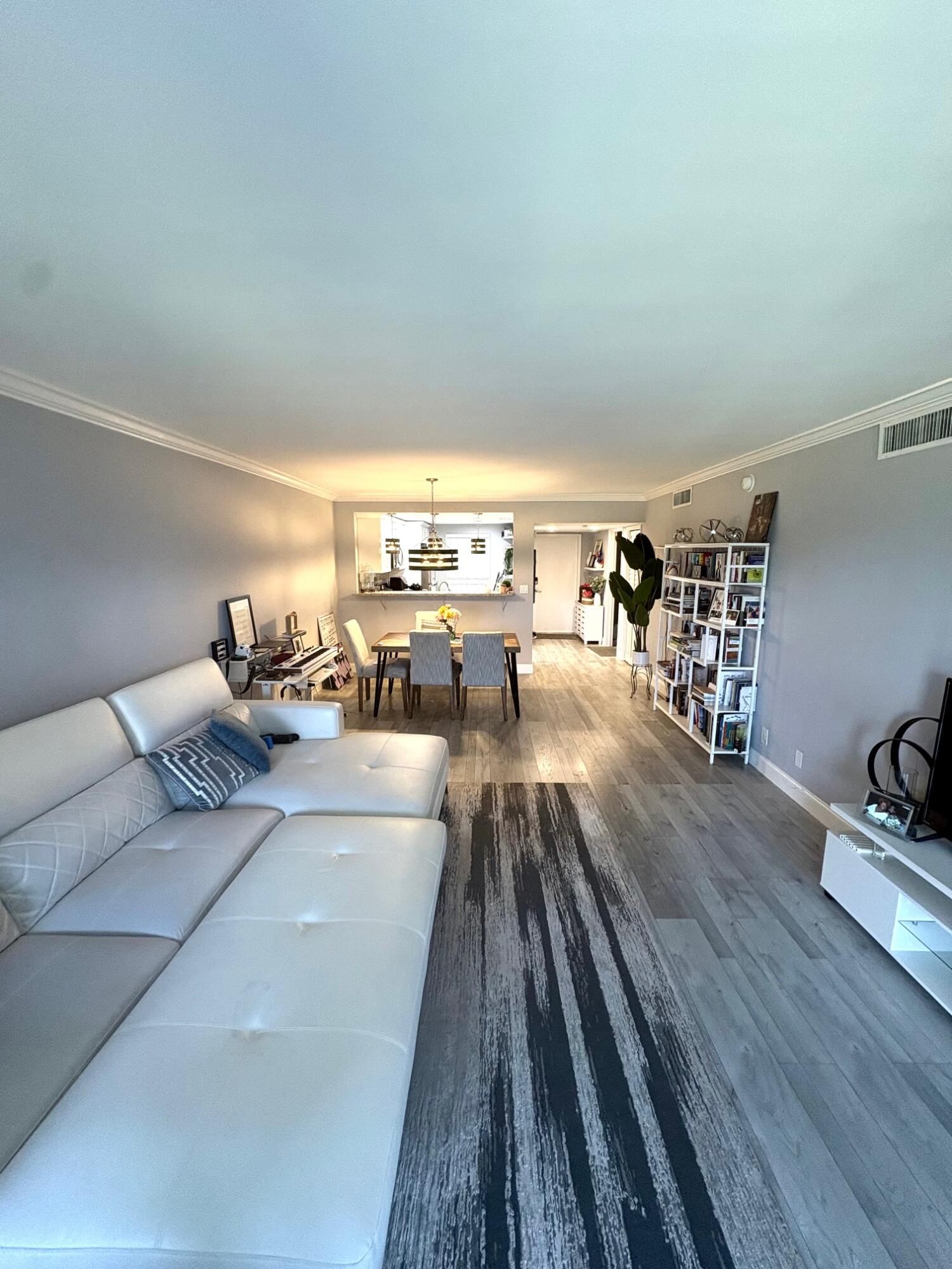 605 Oaks Drive #304, Pompano Beach, FL 33069 photo 5