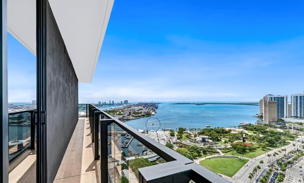398 NE 5th Street #4015, Miami, FL 33132 photo 2