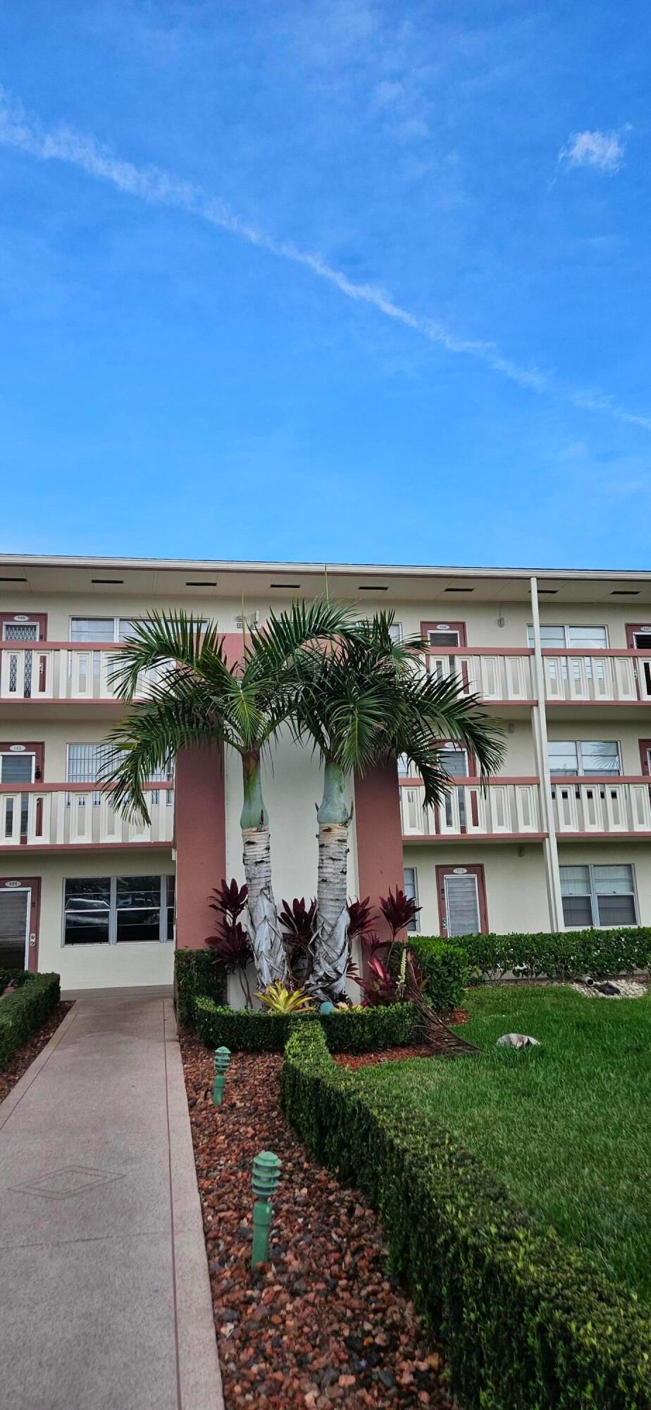 198 E Preston Way #198, Boca Raton, FL 33434 photo 2