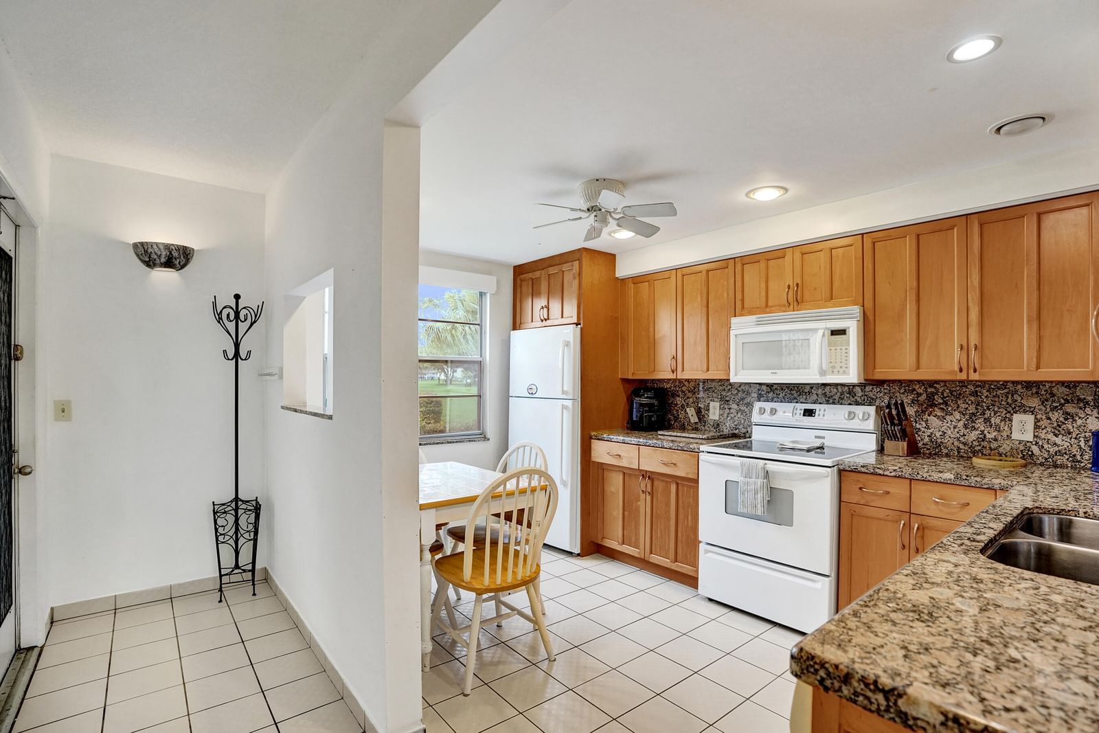 1020 Lincoln, Boca Raton, FL 33434 photo 4