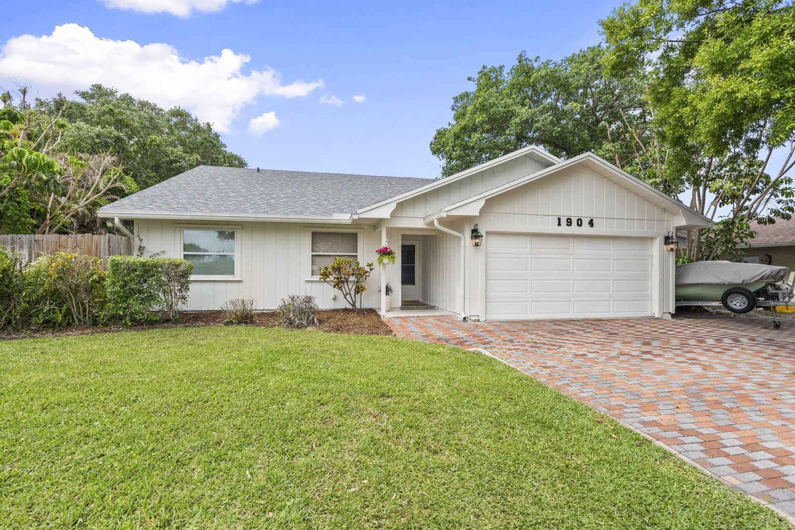 1904 NE Avenida Dracaena, Jensen Beach, FL 34957 photo 2
