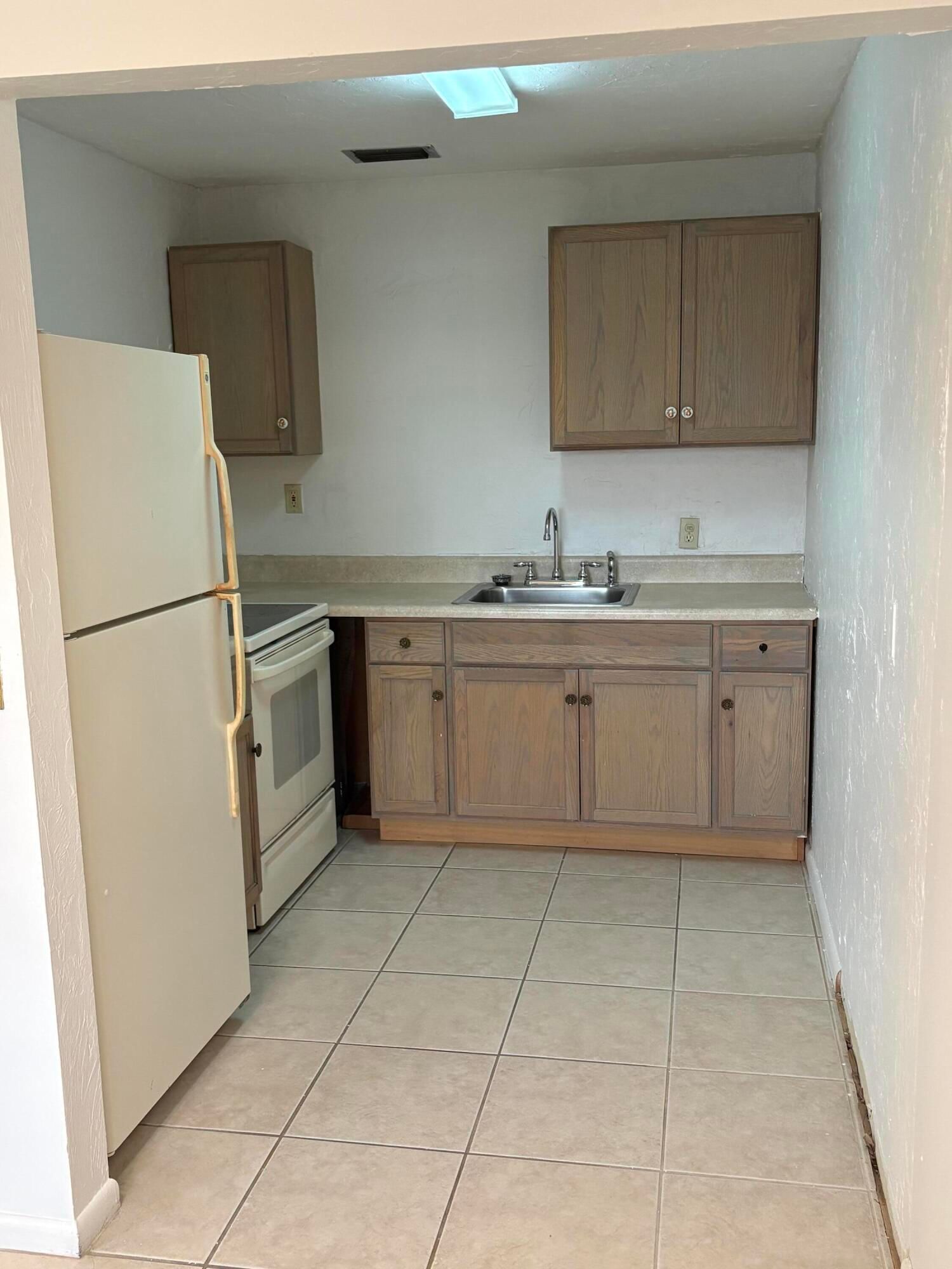 64 Sussex C, West Palm Beach, FL 33417 photo 4