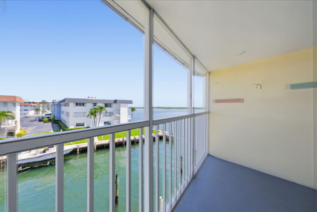 101 Doolen Court #307, North Palm Beach, FL 33408 photo 3