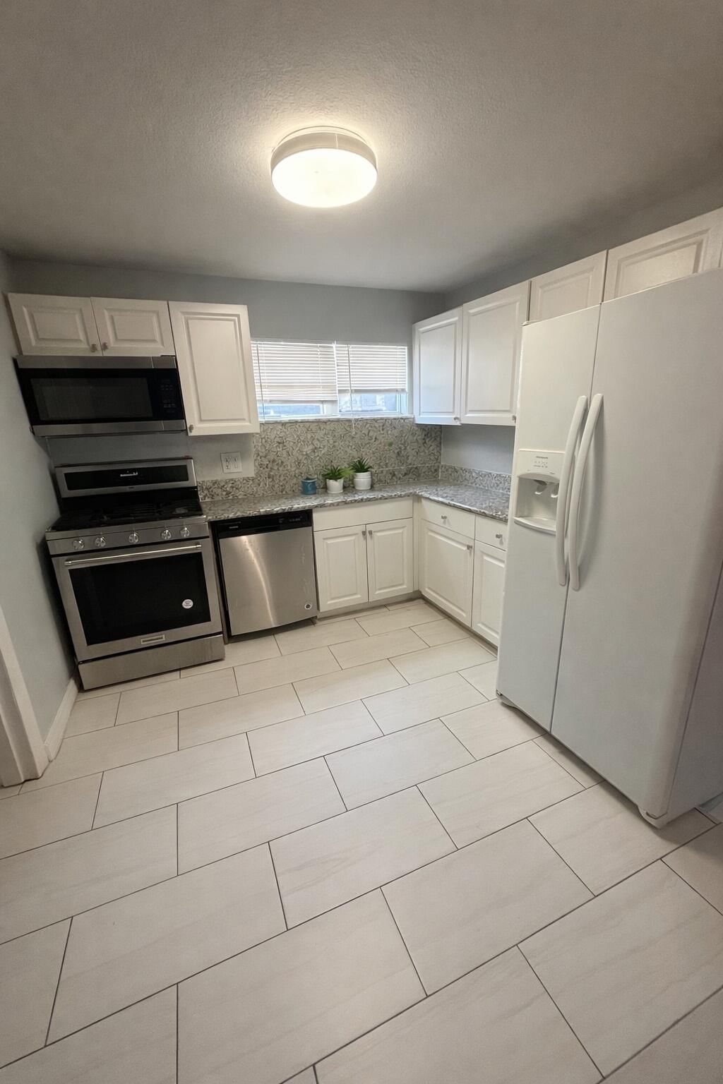 2686 Summit Boulevard, West Palm Beach, FL 33406 photo 5