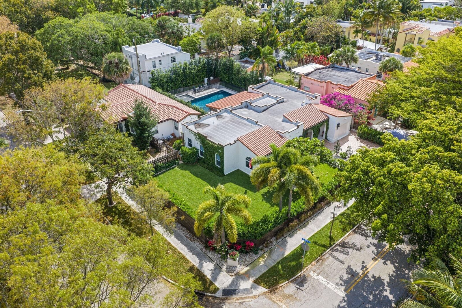 706 Sunset Road, West Palm Beach, FL 33401 photo 2