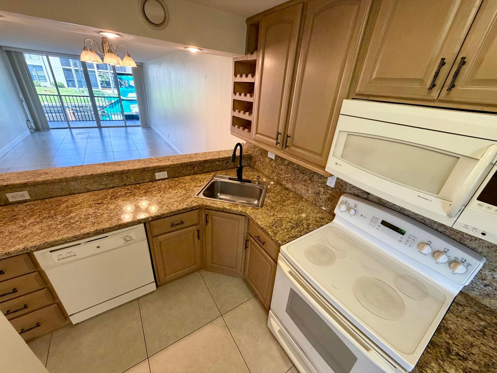 6 Royal Palm Way #102, Boca Raton, FL 33432 photo 2