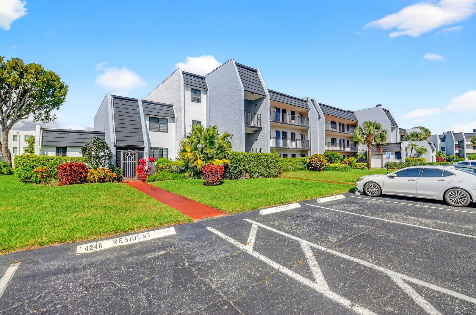 4248 Deste Court #304, Lake Worth, FL 33467 photo 4