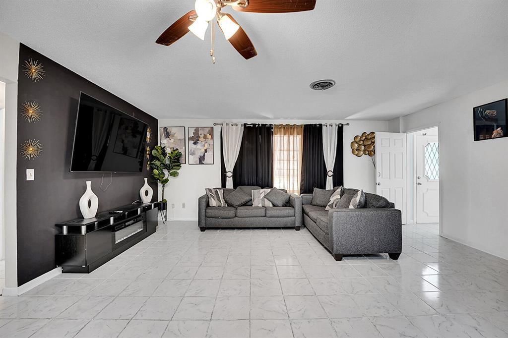 223 E Arbor Avenue, Port St Lucie, FL 34952 photo 3