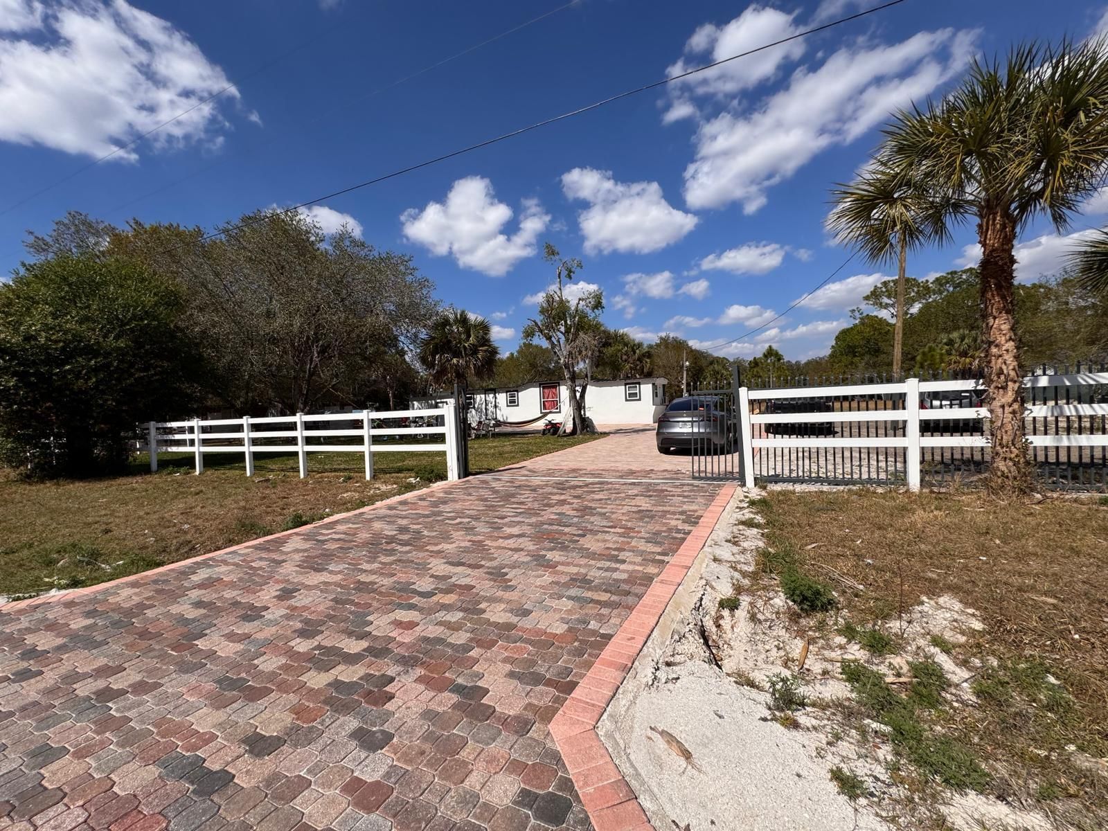 357 Hunting Club Avenue, Clewiston, FL 33440 photo 3