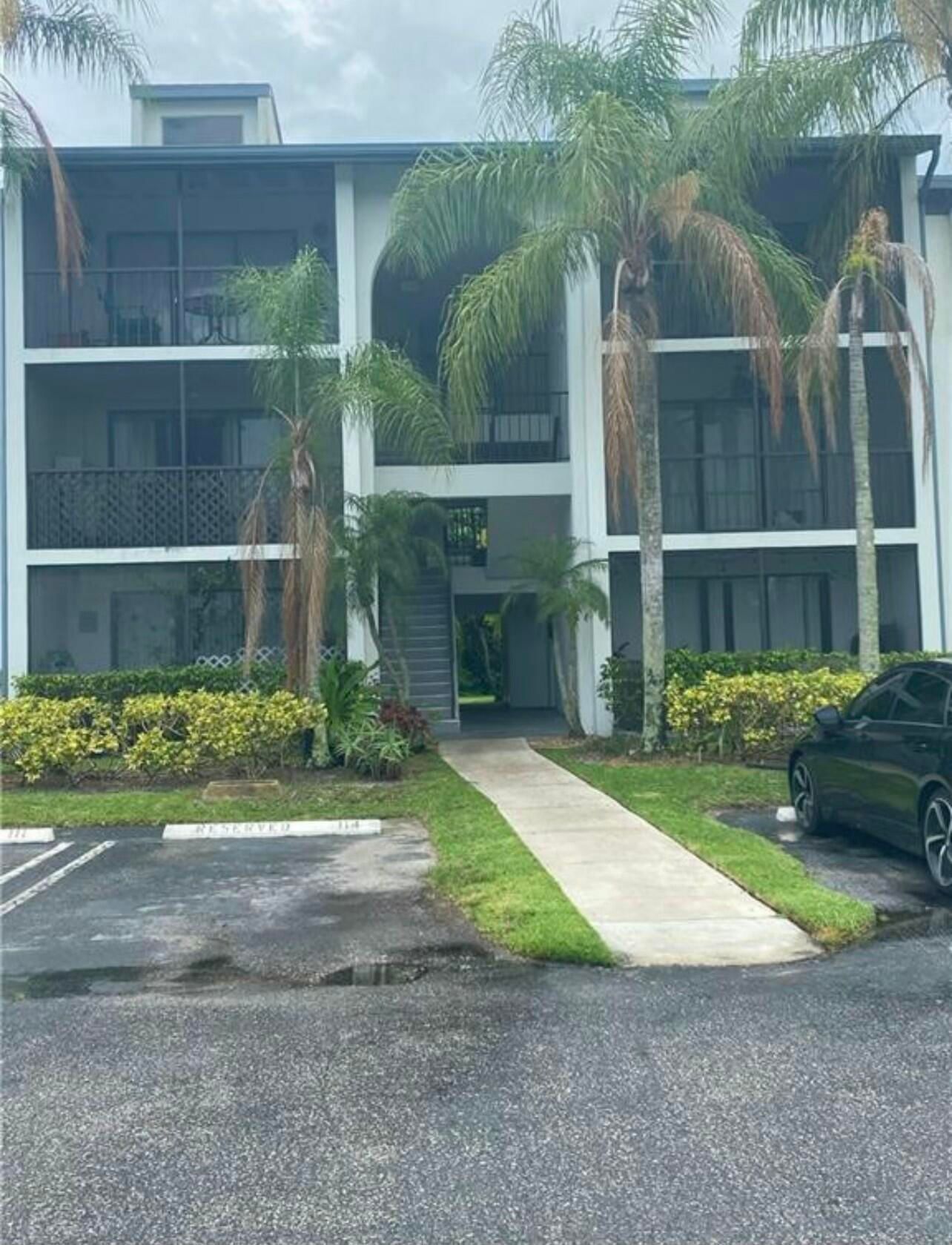 1007 Green Pine Boulevard #D2, West Palm Beach, FL 33409 photo 2