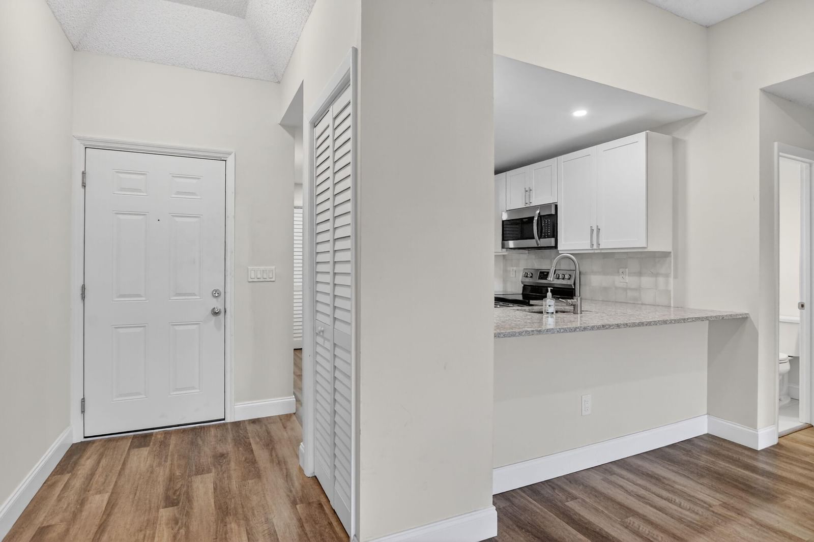 7472 La Paz Boulevard #304, Boca Raton, FL 33433 photo 3