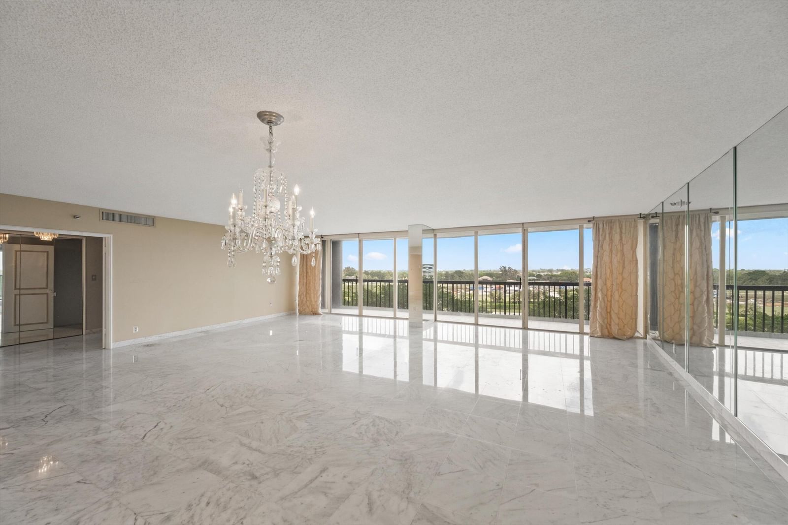 2480 Presidential Way #704, West Palm Beach, FL 33401 photo 2