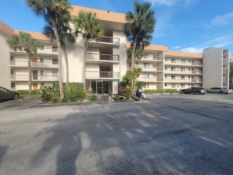 5917 Via Vermilya #206, Lake Worth, FL 33462 photo 2
