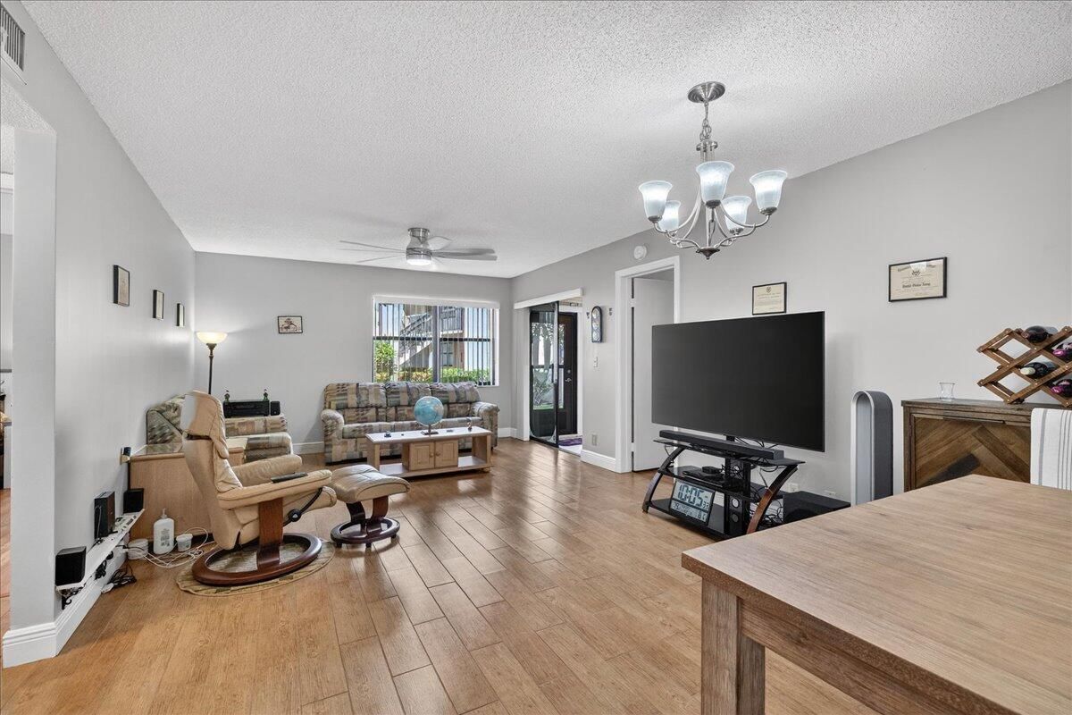 7633 Tahiti Lane #101, Lake Worth, FL 33467 photo 3