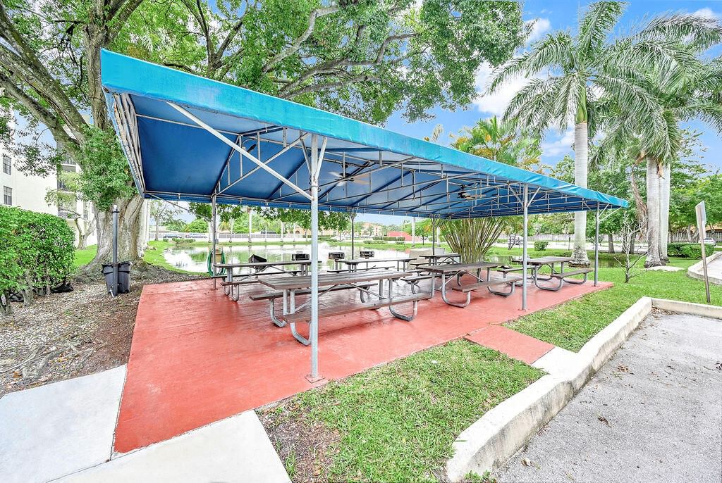 6190 Woodlands Boulevard #311, Tamarac, FL 33319 photo 4
