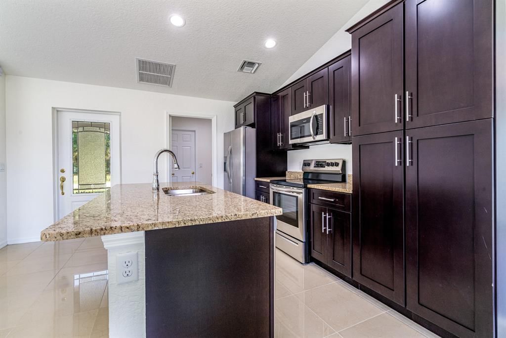 986 SW Romaine Lane, Port St Lucie, FL 34953 photo 5
