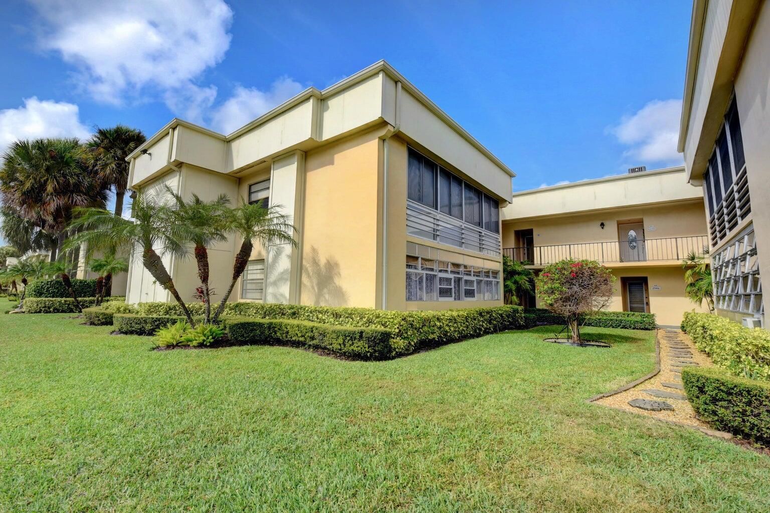 87 Piedmont B Ter, Delray Beach, FL 33484 photo 2