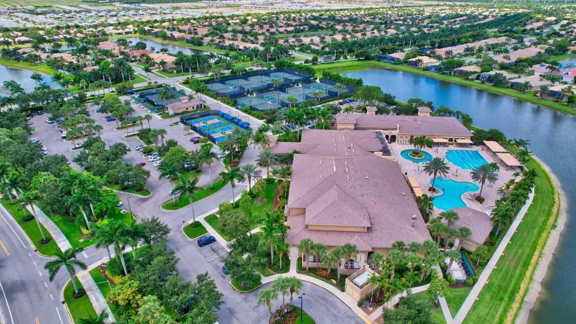 87 Piedmont B Ter, Delray Beach, FL 33484 photo 5