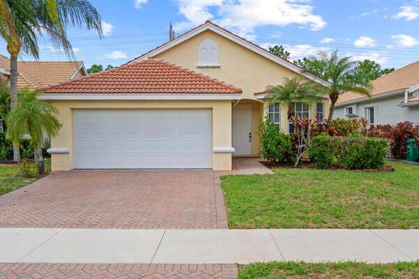 808 SW Munjack Circle, Port St Lucie, FL 34986 photo 2
