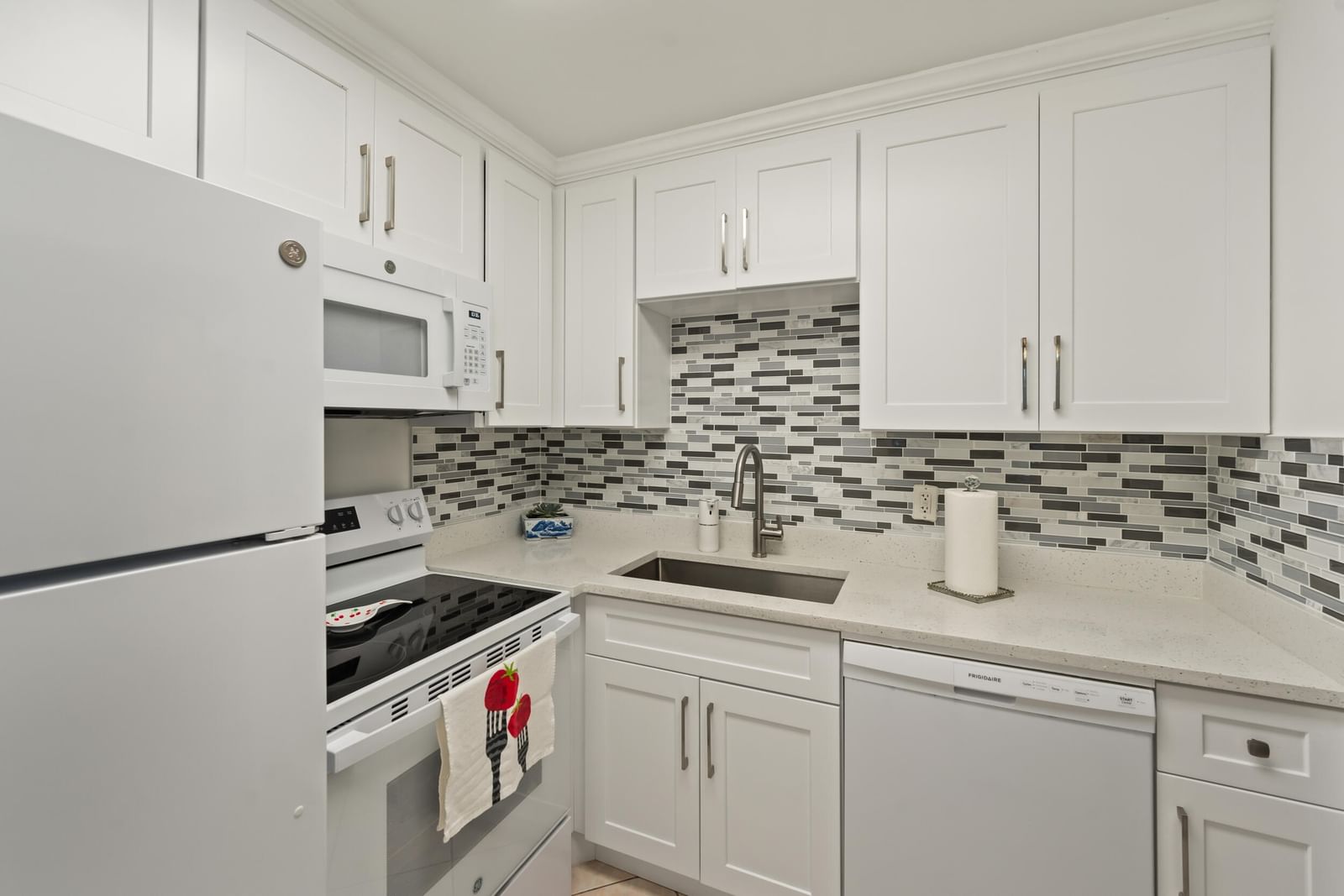 126 Southampton B, West Palm Beach, FL 33417 photo 4