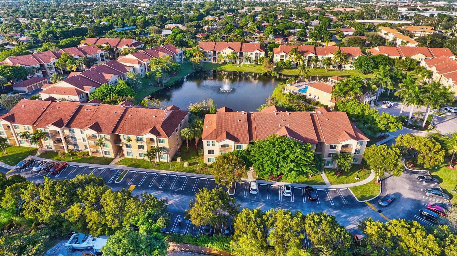 310 Villa Circle #310, Boynton Beach, FL 33435 photo 2