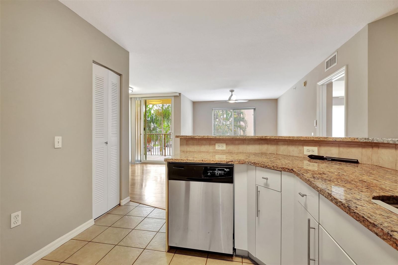 310 Villa Circle #310, Boynton Beach, FL 33435 photo 4