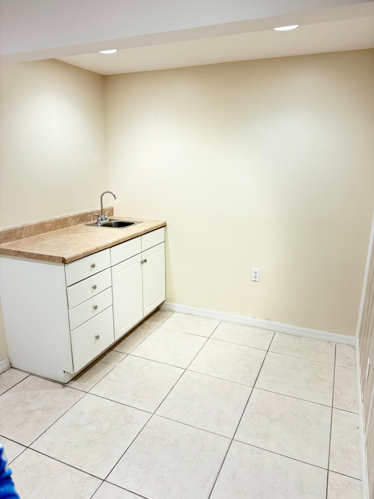 706 N 7th Street, Fort Pierce, FL 34950 photo 3
