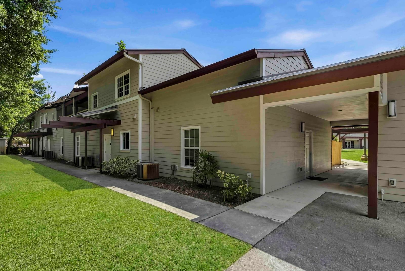 2950 S Flamingo Road, Davie, FL photo 4