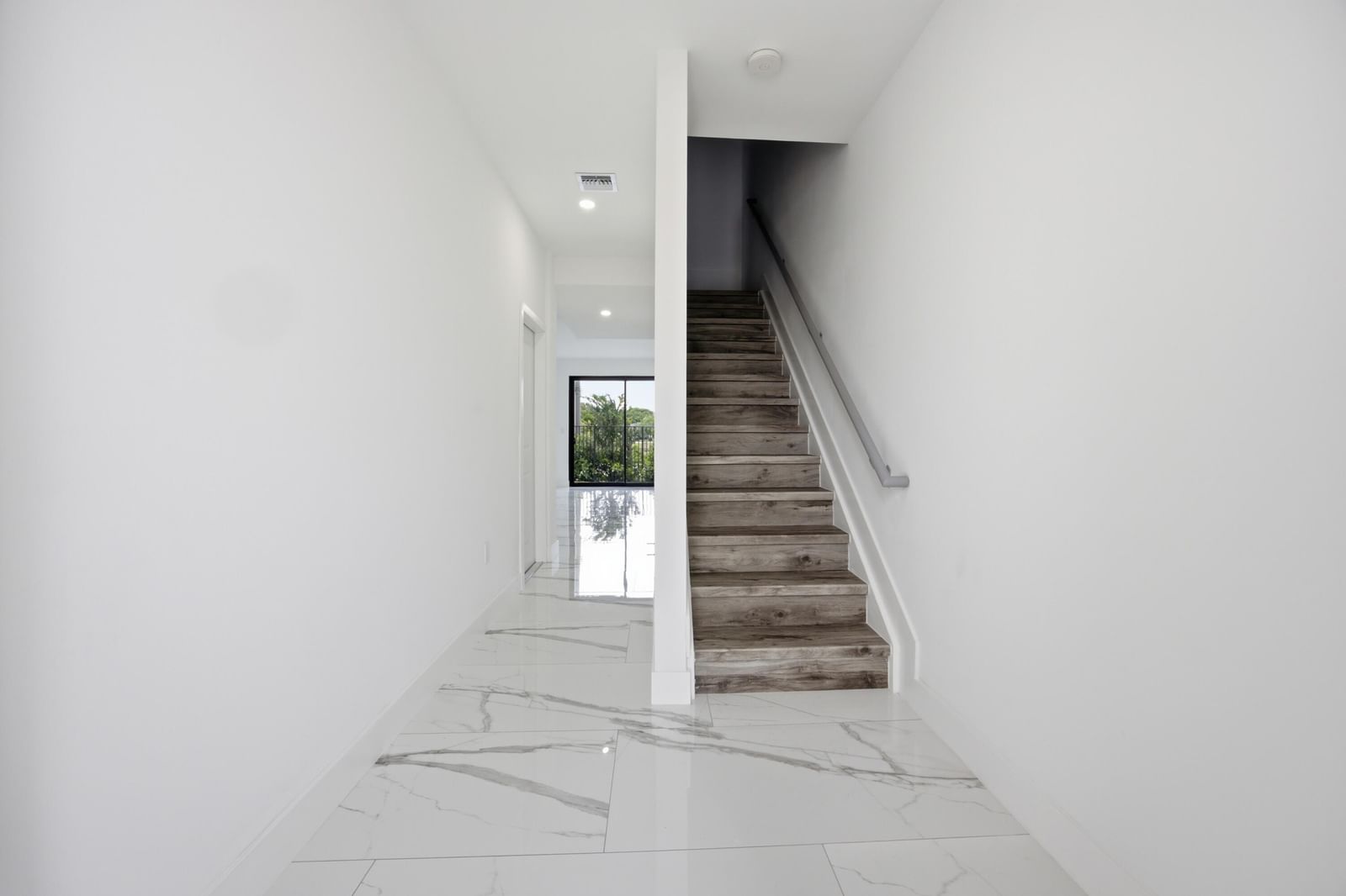 1544 NW 1st Avenue, Pompano Beach, FL 33060 photo 3